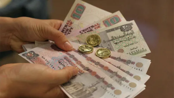 عانى الاقتصاد المصري من اضطرابات سياسية واقتصادية على مدى أكثر من 3 سنوات عقب انتفاضة عام 2011 التي أطاحت بحسني مبارك بعد 30 عاما قضاها في السلطة