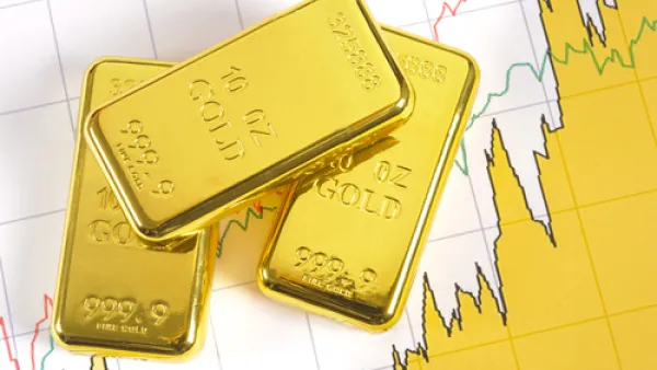 استقرت أسعار الذهب اليوم الثلاثاء مع استمرار الدولار قرب أعلى مستوياته للعام 2018 