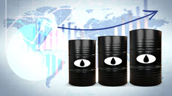 النفط قرب أعلى مستوى منذ 2014 مع استمرار التوترات بشأن إيران