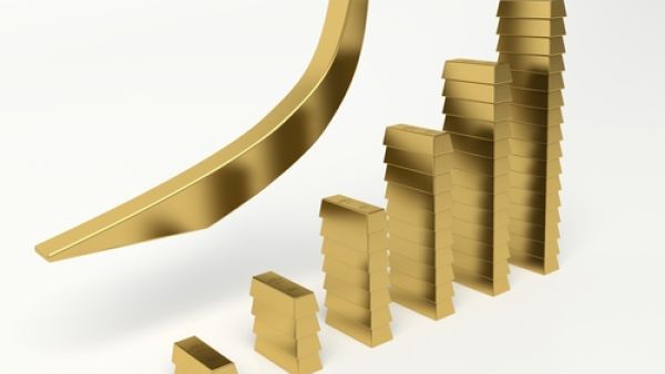 ارتفعت أسعار الذهب اليوم الأربعاء مع تراجع الدولار والأسهم 