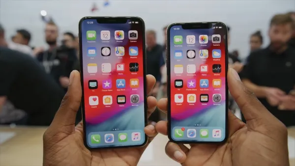 آيفون xs