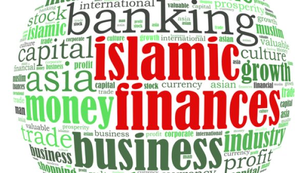 يعتمد التمويل الإسلامي الذي يتركز في أسواق الشرق الأوسط وجنوب شرق آسيا على مبادئ الشريعة الإسلامية التي تحظر الفائدة باعتبارها رِبا وتفرض ضوابط على المضاربات، ولهذا يعتبر بديلاً للأنشطة المصرفية التقليدية القائمة على الفائدة