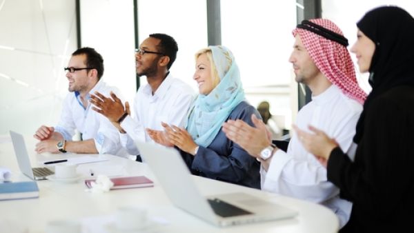 مشاريع التنمية في الخليج تستهدف استقطاب الاستثمارات الأجنبية، وأسواق المنطقة تحتاج حتى 2025 لتنفيذ مشاريع البنى التحتية إلى نحو 2.4 تريليون دولار