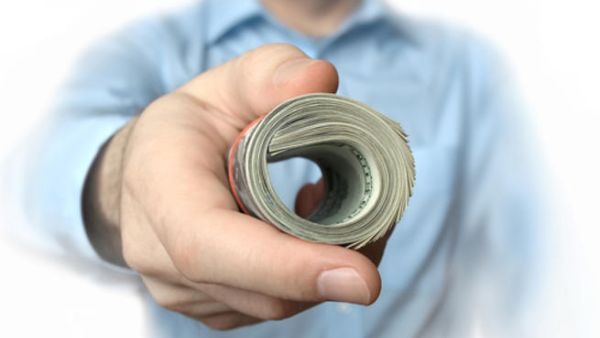 لتحصل على المال من مصادر مختلفة تخلص من الديون الواقعة عليك 
