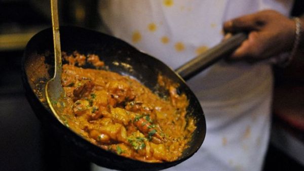 مطعم يرسل وجبات كاري من بريطانيا إلى فرنسا