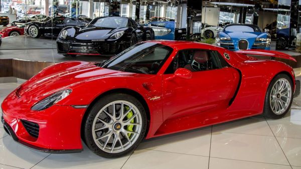 سيارة بورش 918 سبايدر نادرة في دبي