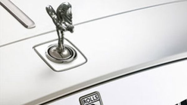 الإمارات هي الدولة الثانية على المستوى العالمي من حيث الإقبال على شراء سيارات Rolls-Royce الفارهة
