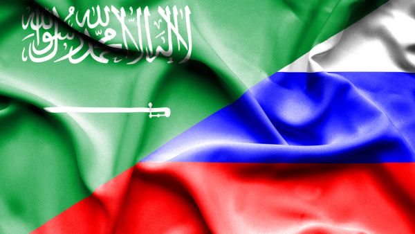 توافق سعودي روسي على تمديد اتفاق «أوبك+» وهدنة تجارية يصعدان بأسواق النفط