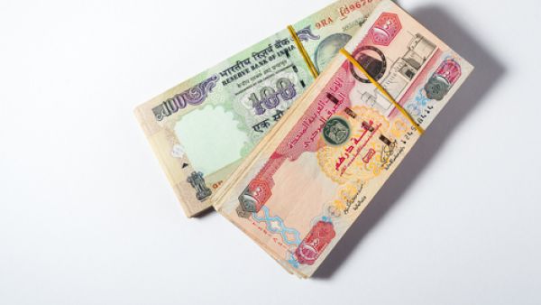 متوسط رواتب الوافدين في دبي هو 138،177 دولار سنويا