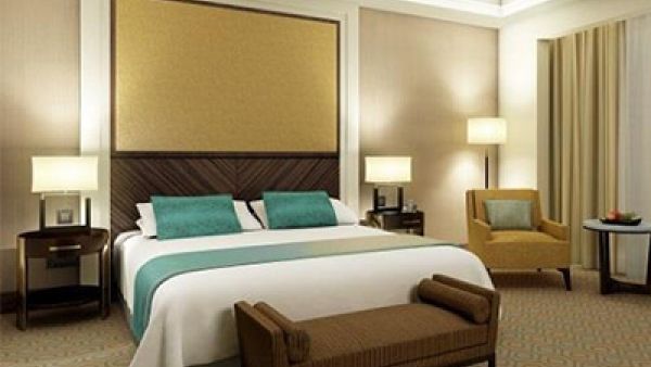 يمكن للنزلاء أخذ العديد من أدوات الحمام عند مغادرتهم الفندق مثل عبوات الشامبو أو الكريمات المرطبة، إلا أنه من غير المستحب أن تفرغ محتويات الحمام كل يوم وتخفيها في حقيبتك