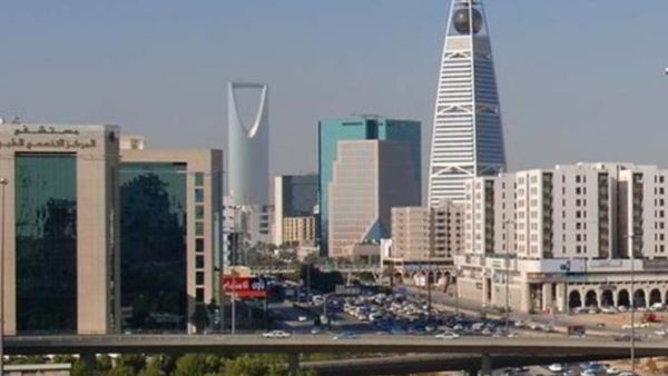 بقي المستثمر الأجنبي بالسعودية 10 أشهر وحصل على المال من الشركة المتعاقدة لتنفيذ المشروع بقي المستثمر الأجنبي بالسعودية 10 أشهر وحصل على المال من الشركة المتعاقدة لتنفيذ المشروع