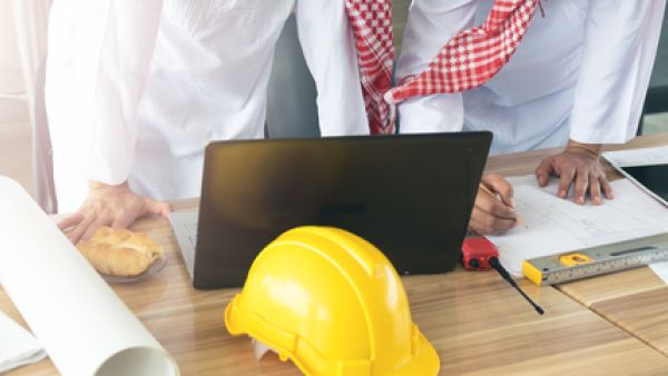 السعودية تعفي المقاولين المتعاقدين على مشاريع حكومية من دفع رسوم العمالة الوافدة