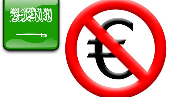 كثيرا من محال الصرافة التي تملك اليورو أوقفت صرفه، بسبب تراجع سعر تبديله، معتبرين أن صرفه الآن يعد خسارة كبيرة
