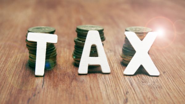 اعتمدت كل من الإمارات والمملكة العربية السعودية قاعدة ضريبية واسعة مع استثناءات محدودة