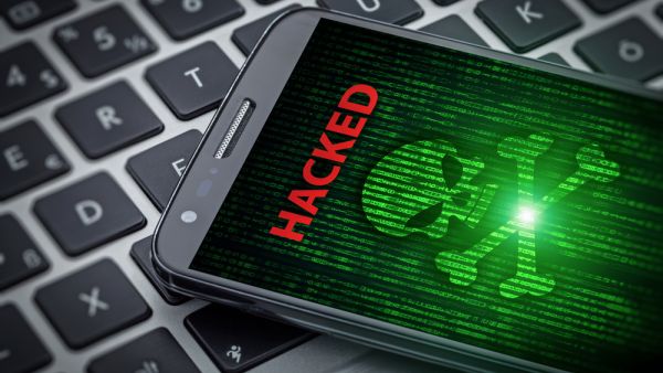إذا كان أداء الهاتف أبطأ من المعتاد، قد يعود السبب إلى وجود برنامج ضار malware مما يسبب ببطء عمل الهاتف