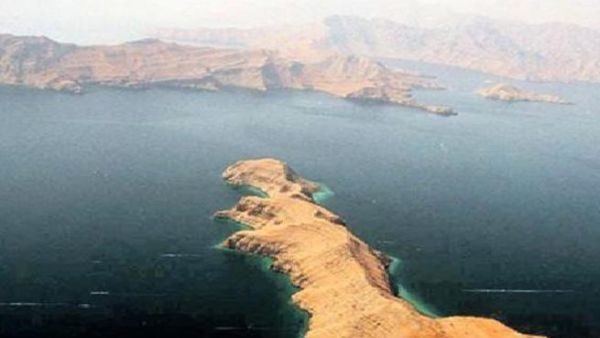 ميناء الشهيد رجائي جنوب إيران على مقربة من مضيق هرمز