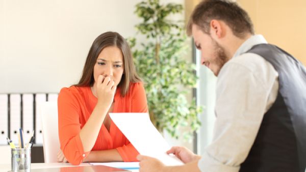عليك أن تتذكر دائماً أنك تحت المجهر، منذ اللحظة التي تصل فيها إلى المؤسسة حتى انتهاء المقابلة ومغادرتك للمكان