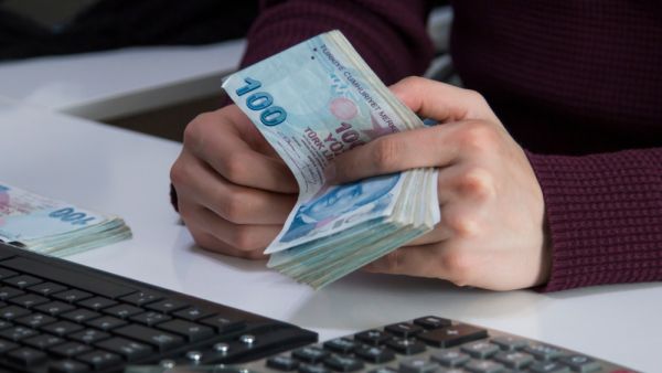تركيا تزيد ضريبة الاستهلاك على الوقود