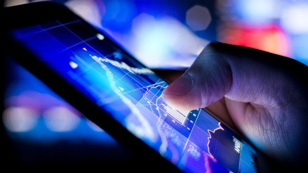 خسائر فيسبوك وتويتر تُثير ذعر المستثمرين