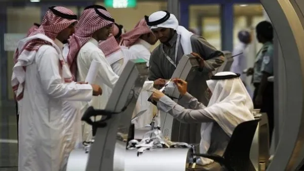 الشباب الراغب في العمل سيحصل على مجموعة كبيرة من المميزات، لم تكن متوافرة في المسارات السابقة، حيث تم تحديد خمسة آلاف ريال كحد أدنى للرواتب