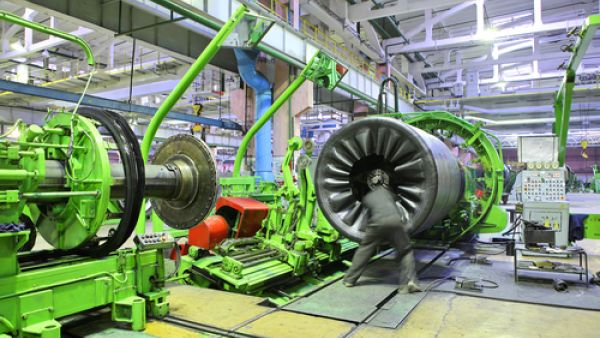 الشركات المتخصصة في هذا المجال تستطيع إنتاج ما بين 100 - 200 ألف محرك للسيارات