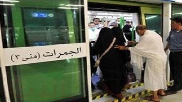 مشروع القطارات يتميز بمركزية مكة المكرمة أنه يمر بطول 36 كم داخل الأنفاق وعبر 21 محطة وخارج المركزية عبر خمس طرق رئيسية بطول 146 كم وعبر 67 محطة (المصدر:العربية.نت) 