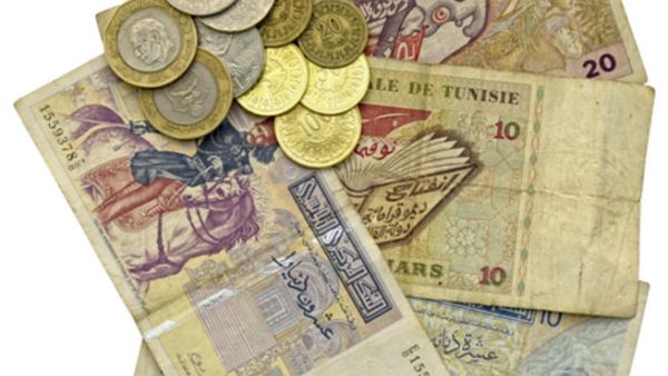 قال المعهد الوطني للاحصاء إن الصادرات زادت 4.3 في المئة الى 27.70 مليار دينار من 26.54 مليار بينما ارتفعت الواردات 3.5 في المئة الى 39.50 مليار دينار من 38.18 مليار