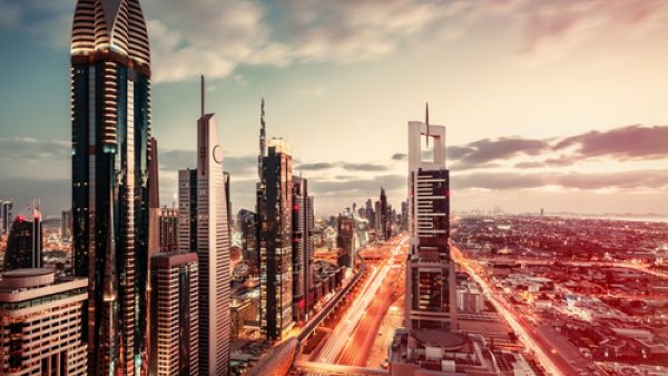 في تصنيفات هذا العام الصادرة عن فوربس، ظهر خمسة من الأثرياء في الإمارات على الأقل في قائمة كباء الأثرياء، وبلغت قيمة ثرواتهم مجتمعة 27.3 مليار دولار في مارس، مقابل 18.4 مليار دولار في 2016
