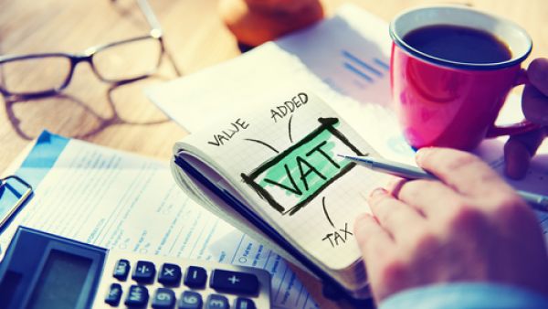 ضريبة القيمة المضافة معروفة دولياً، ومن المعروف أنها من الضرائب التي فيها عدالة أكثر من غيرها، وأكثر سهولة من غيرها في عملية التطبيق والمراقبة، خاصة وأن مجالات التهرب أكبر في الضرائب الأخرى