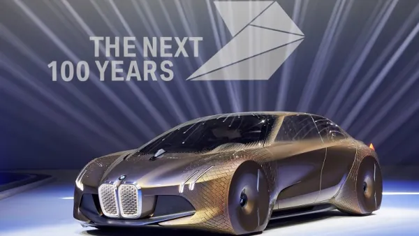 حملت هذه السيارة الاختبارية الاحتفالية اسم بي ام دبليو فيجن نيكست 100 – BMW Vision Next 100، التي تعني باللغة العربية رؤية بي ام دبلية لمئة سنة قادمة