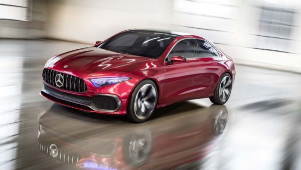 عائلة السيارات الصغيرة سوف تتوسع، وسوف تنتج AMG فئتين من كل سيارة كما هو الحال مع بقية سيارات مرسيدس التي تأتي بفئة 43 ذات محرك 3.0 لتر 6 سلندر أو فئة 63 بمحرك 4.0 لتر V8