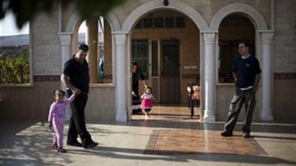 أوضح التقرير أن السياح من مواطني دولة الإمارات احتلوا المرتبة الثانية من حيث الإنفاق السياحي بنسبة 12 بالمئة أوضح التقرير أن السياح من مواطني دولة الإمارات احتلوا المرتبة الثانية من حيث الإنفاق السياحي بنسبة 12 بالمئة