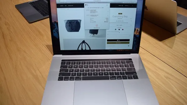 ماك برو الجديد باللمس من آبل