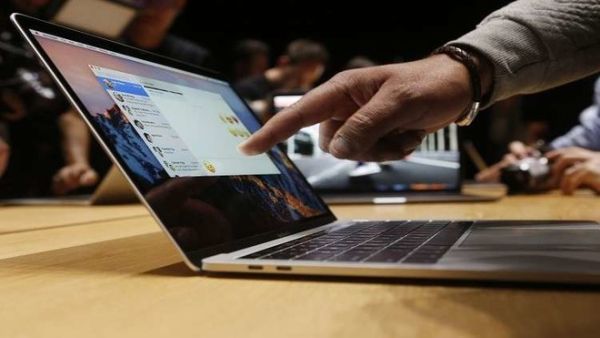 آبل تبتكر أول لوحة مفاتيح مقاومة للرواسب والملوثات