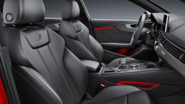 تحصل اودي RS4 2018 على محرك V6 سعة 3 لترات مع شاحن توربيني مزدوج يولد قوة 450 حصان