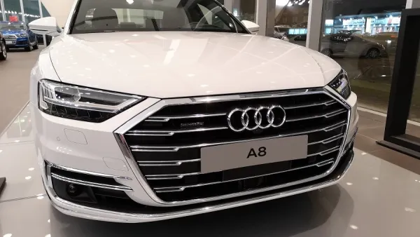 أودي A8