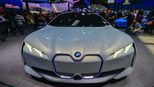 الصين تمنح BMW أول رخصة  لتجربة سيارة ذاتية