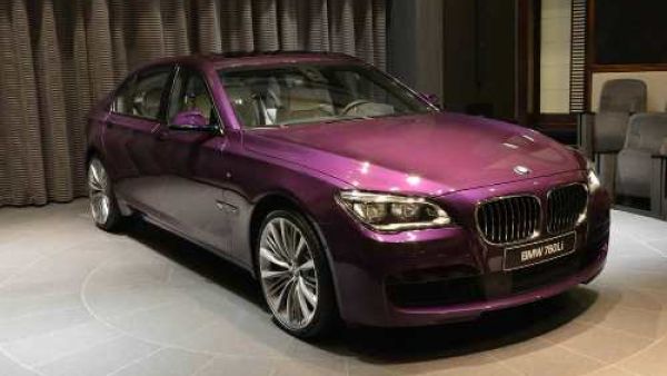 سيارة بي ام دبليو 760Li مطلية بلون  الشفق البنفسجي