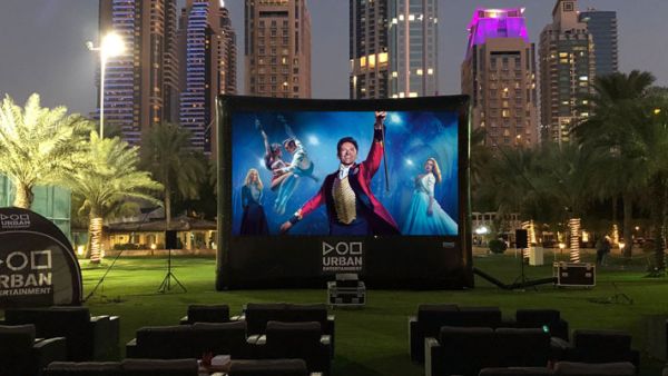 سينما الهواء الطلق تعود إلى دبي مارينا هذا الشهر