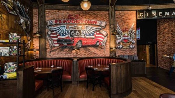 أول سينما تقدم وجبات طعام فاخرة تفتتح في دبي أول سينما تقدم وجبات طعام فاخرة تفتتح في دبي