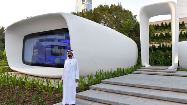 تصل مساحة المكتب إلى 250 متراً مربعاً، كما تم استخدام مزيج من الإسمنت ومجموعة من المواد الخاصة التي تم تصميمها بين الإمارات والولايات المتحدة، وخضعت لمجموعة من الاختبارات لضمان اعتماديتها