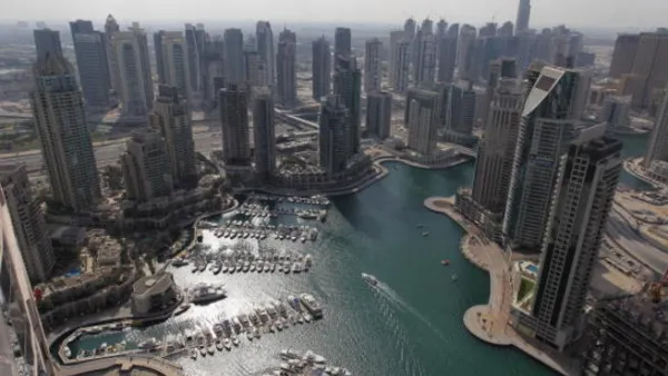 منظومة التشريعات العقارية التي تم إقرارها تشكل نقطة تحول للقطـاع العقـاري في دبي، وتعزز من قـدرة القطاع على استقطاب الاستثمار الأجنبي ومواجهة التحديات والأزمات المستقبلية