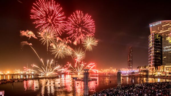 4 مواقع لمتابعة الألعاب النارية في العيد الوطني بدبي