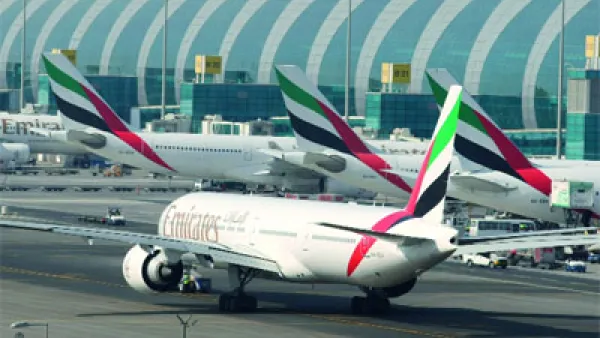 طيران الإمارات 
