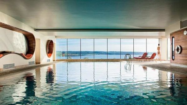 أردمور، إيرلندا: يعتبر فندق "Cliff Hotel" الموقع الأمثل لاستكشاف فنون صنع الأجبان في البلاد