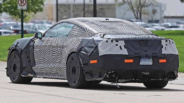 فورد موستنج GT500 يجري اختبارها حالياً، وقد تسربت للتو وثيقة رسمية تكشف مواصفات مولد طاقتها
