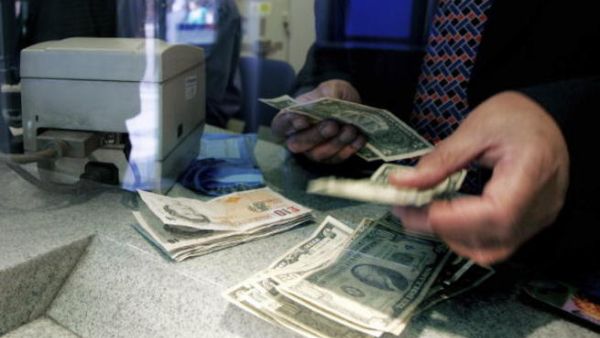 قدر حجم الأموال السعودية المستثمرة في تلك الشركات والمواقع غير المرخصة أنه يتجاوز 500 مليون ريال