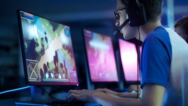 سيطلب من الطلاب المهتمين تطوير مفهوم ألعاب الفيديو، بمساعدة موجهين من Ubisoft من خلال سلسلة من ورش العمل في الجامعات، وسيتم اختيار الفائز في نهاية العام الدراسي المقبل، بحسب صحيفة ذا ناشيونال