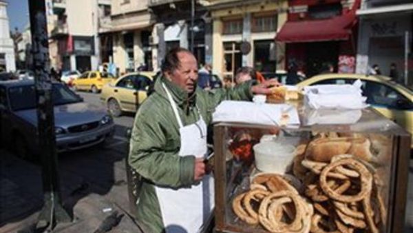 ان العلماء لا يستخدمون الخبز فقط في تصنيع الإيثانول الطبيعي بل إن البيتزا تصلح هي الأخرى لنفس الغرض وكذلك بقايا وجبات الحبوب والكعك
