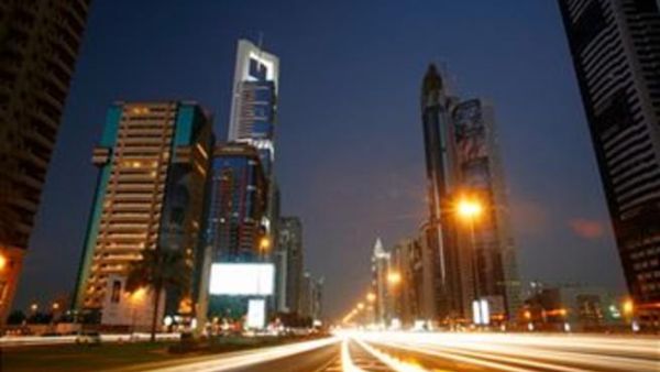 شكلت السياحة، والتجارة، والنقل والخدمات اللوجستية 60% من الناتج الإجمالي المحلي في الإمارات عام 2011